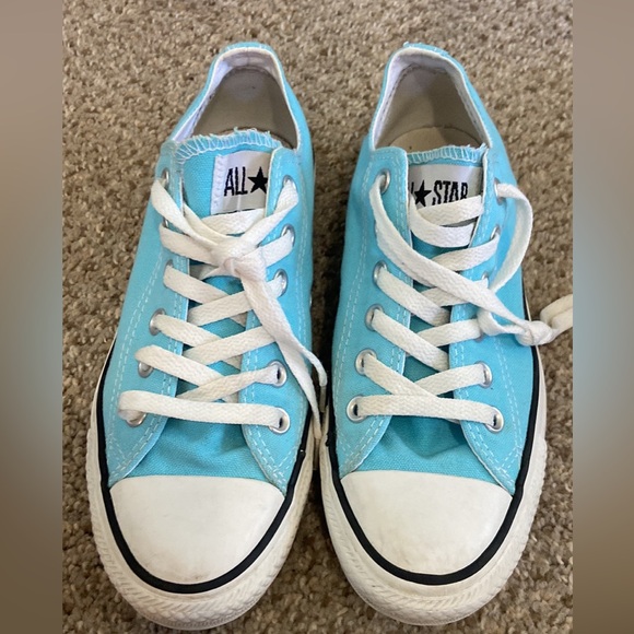 Converse - Picture 2 of 3